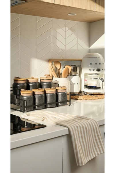 Generic "Kitchen elegance starts with the details – a luxurious jar set with a modern design"