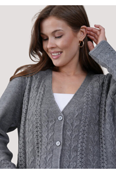 Stilmony Women's Mother Plus Size Chain Flower Motif Button Closure Cardigan