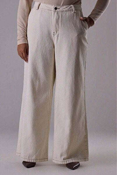 StreetWear Outlet Women's Mom-Fit Straight Jeans - Solid Color