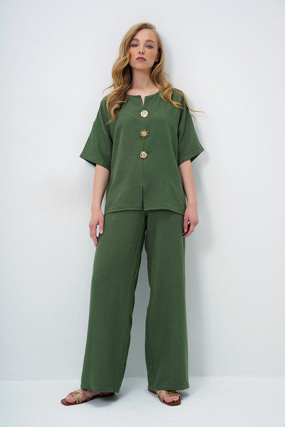 Trend Alaçatı Stili Női khaki V nyakú fém arany gombos részletes aerobin blúz és nadrág alsó felső szett ALC-X14122