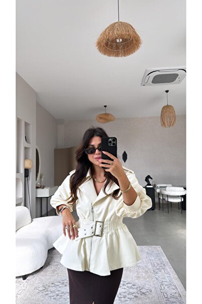 Buket Teke سترة جلدية فاخرة من الفانيليا مع حزام مطاطي