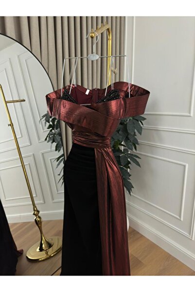 FAKHM AL SAWAR Luxurious and elegant wedding dress