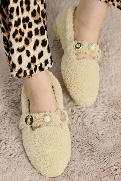 AYAKCİTY Kadın İnci Ve Tuğra Detaylı Peluş Babet