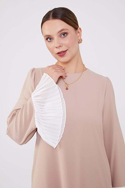 Levidor Φόρεμα με πλισέ από σιφόν με μανίκια σε μπεζ χρώμα