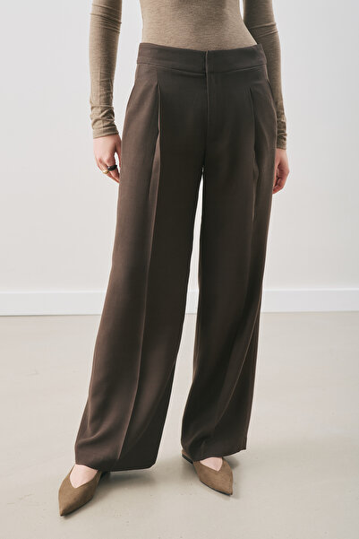 Manuka Draped Pleated Trousers Bitter Brown