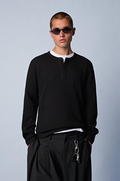 Bershka Long-sleeve slim-fit Henley collar T-shirt