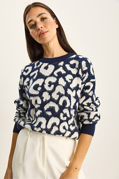 Bianco Lucci Women's Leopard Patterned Crew Neck Fleece-Lined Basic Knitwear Sweater 60285010