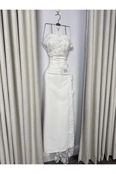 Onila Elegant white dress with roses