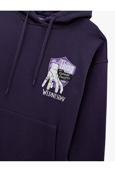 Koton Φούτερ με άδεια χρήσης Wednesday με τσέπη καγκουρό με κουκούλα στο πίσω μέρος με τύπωμα oversized