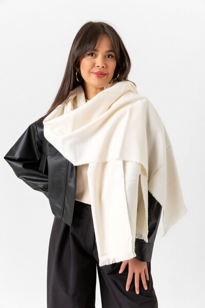 Verahed Ζεστό χειμωνιάτικο χαλάκι ώμου με μαλακή υφή με φούντες μακρύ χαλάκι μονόχρωμο λευκό σάλι 175x70cm