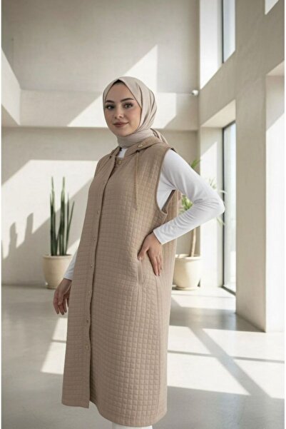 KMKkombin Women's New Season Chain Detail Quilted Vest with Hat