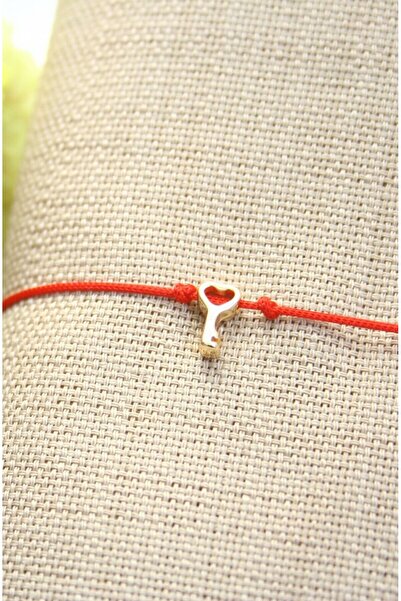 Siyah Kadın Anahtar Objeli Kırmızı Renk Floş İpli Şans Bilekliği