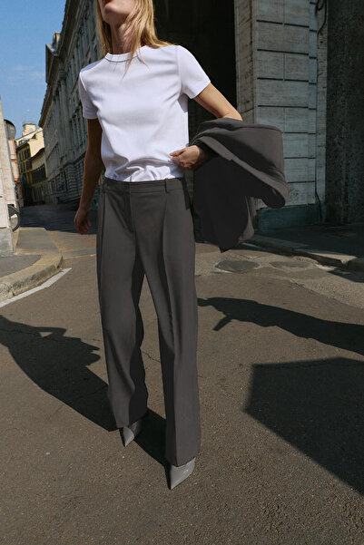 Açelya Okcu Premium Vento Mid Waist Wide Leg Woven Trousers