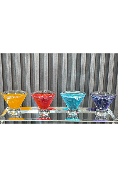 DVINA Set of 4 dessert and ice cream serving cups with a prominent design