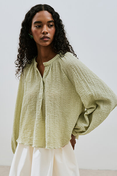 Manuka Textured Collar Buttoned Blouse Green