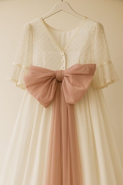 menninas Long lace wedding dress with embroidered hem (communion dress)