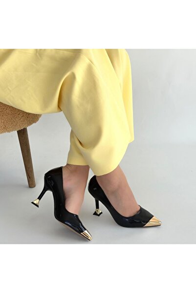 Kanonik Education Artem Black Patent Leather High Heels