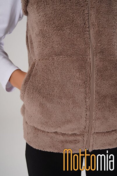 mottomia Light Brown Hooded Welsoft Zippered Women's Plush Vest with Pockets Warm Furry Winter Coat Look