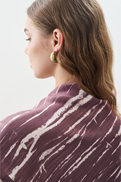 Manuka Patterned Medium Size Satin Scarf Vie