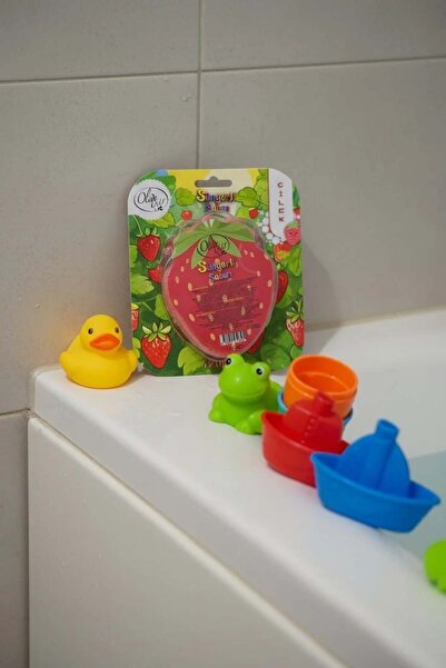 Miniso Çilek Figürlü Süngerli Sabun