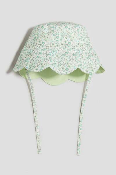 H&M Scalloped bucket hat
