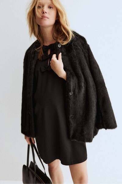 H&M فستان MAMA Shift بتفاصيل فيونكة