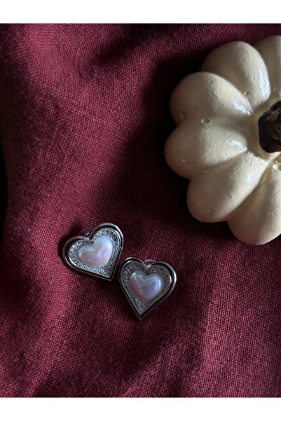 Butik أقراط فضية على شكل قلب من اللؤلؤ