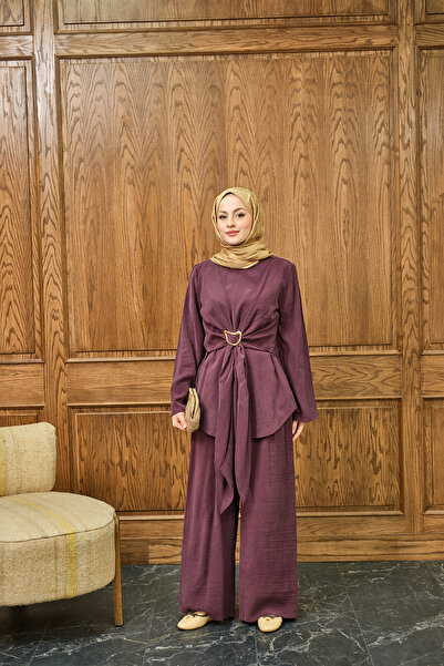 LOCCO Women's Gold Belt Detail Suit Burgundy