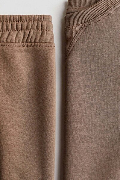 H&M 2-piece sweatshirt and joggers set