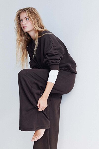 H&M طقم مكون من قطعتين من سويت شيرت وبنطال رياضي