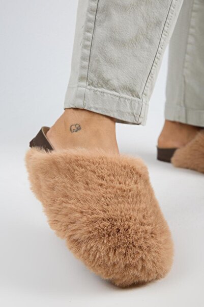 Manijero Gaye Women's Plush Flat Tan Slippers