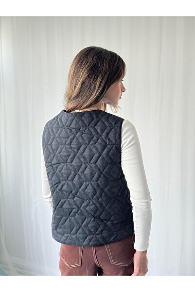 Retrobird Design Front Buttoned Quilted Vest Women's Basalt