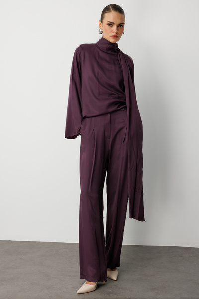 Mizalle Pilise Detaylı Bordo Saten Dökümlü Pantolon