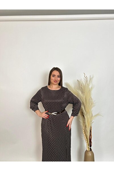 DE WHITES Plus size belted dress with slit detail on the bottom skirt