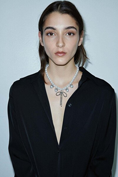 H&M Beaded pendant necklace