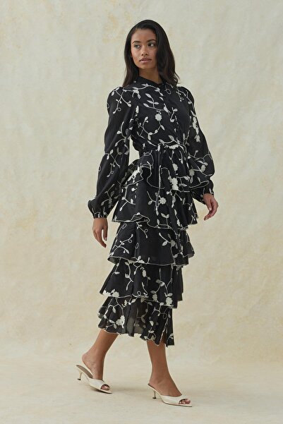 Elbee Fashion Woman Rochie din șifon în straturi cu broderie florală neagră