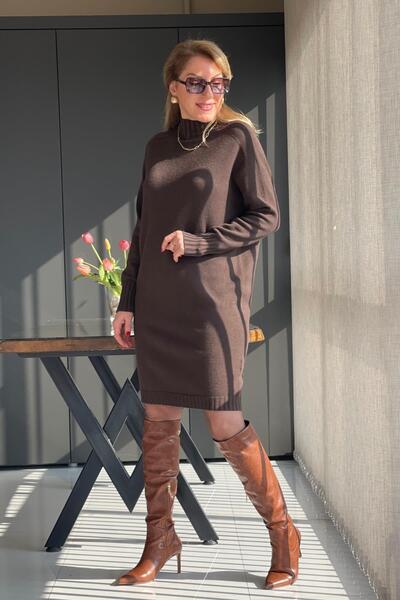 MİSLİNA BUTİK Balıkçı Yaka İthal Triko Kahve Elbise