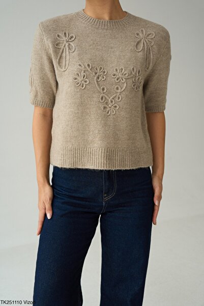 FEMMESTUDIO Pulover cu mânecă scurtă, cu broderie florală, din nurcă, pentru ...