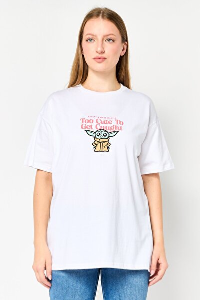 Disney تي شيرت نسائي من Star Wars برقبة دائرية وأكمام قصيرة وطبعة جرافيكية، أبيض