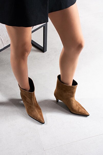 FSKOMBİN Pordeno Camel Genuine Suede Pointed Toe Women's Short Heeled Boots