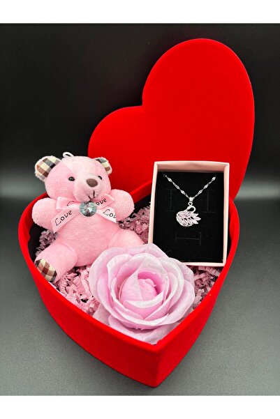 Sepetten Eve Kadife Kutuda Kararmaz Çelik Pembe Kuğu Kolye Pembe Ayıcık ve Kokulu Solmaz Pembe Gül Hediye Seti