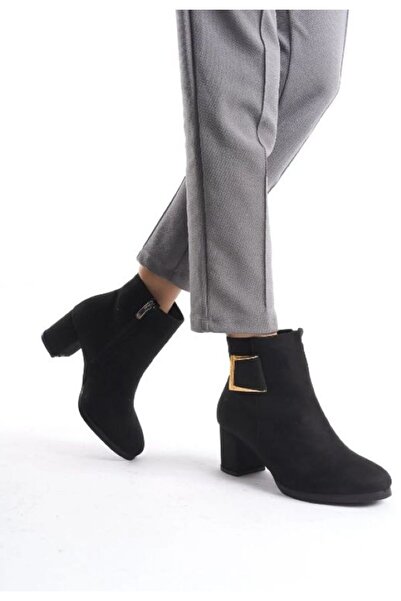 EM SHOESS Siyah Süet Toka Detaylı Topuklu Kısa Kadın Botu