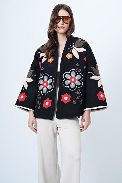 VAGGON Embossed Floral Embroidered O Oversized Jacket