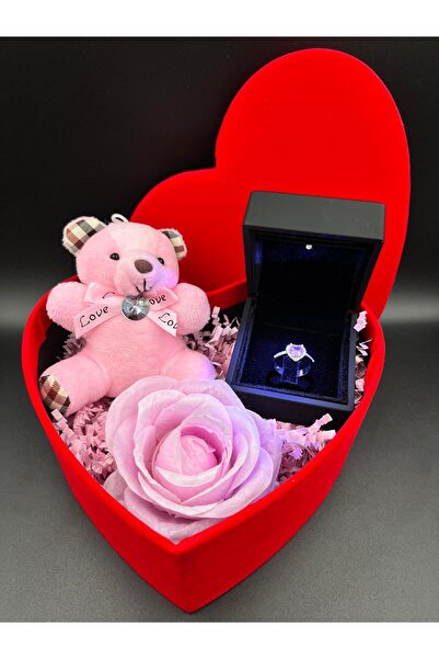 Sepetten Eve Kadife Kutuda Işıklı Yüzük Kutusunda Kalpli Yüzük Pembe Ayıcık ve Solmayan Gül Sevgiliye Hediye seti