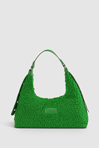 KOÇAK ÇANTA Women's Faux Fur Woven Baguette Bag