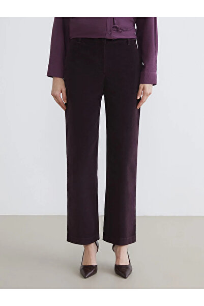 LC Waikiki بنطال LCWAIKIKI Classic Burgundy Standard Fit من المخمل للسيدات