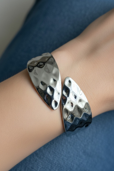 Modacaprea Çelik Baklava Desenli Kelepçe Bileklik – 18 Cm Kadın Bileklik | Ka...