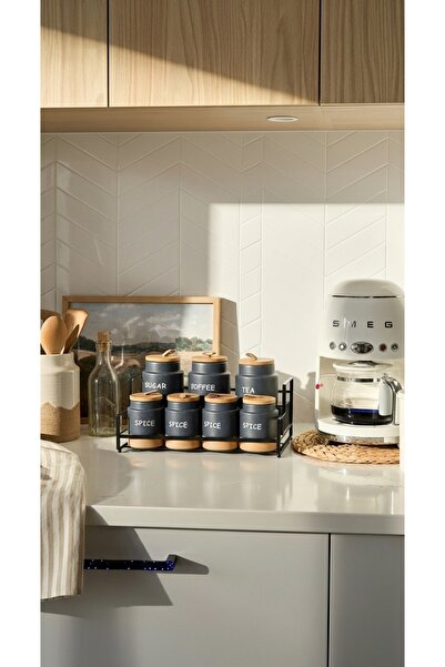 Generic This spice and seasoning storage jar set features a perfect design that adds a stunning touch to your kitchen decor.