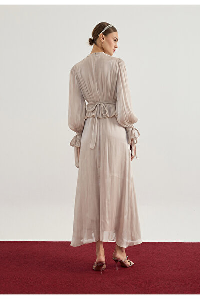 Birgül Bektaş Φόρεμα Janjan λεπτομέρεια με σούρες