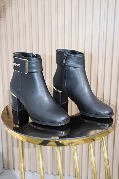 DERİ KABUSU حذاء نسائي بإبزيم مزين بالحجر 184